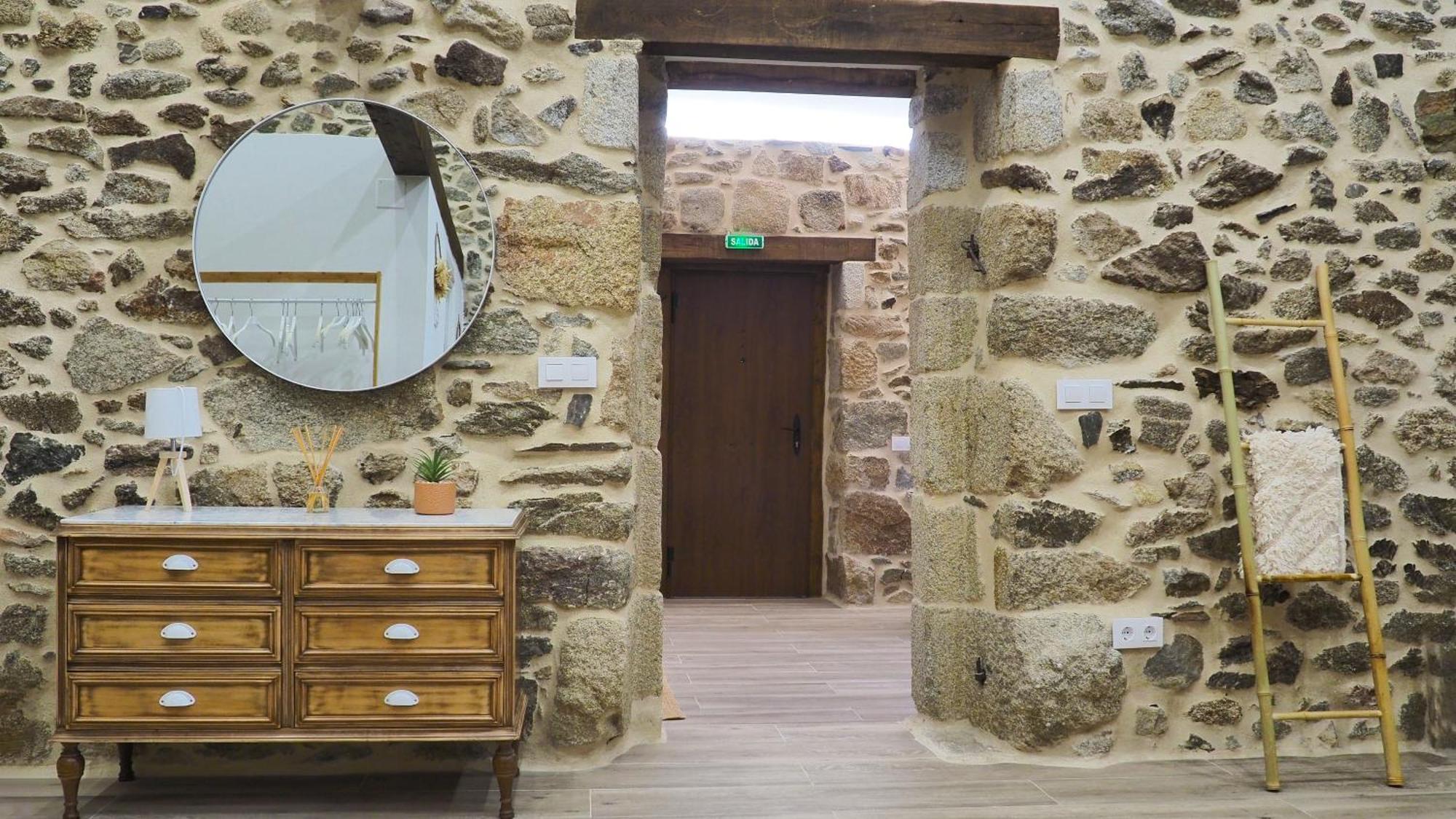 Apartamentos Muralla Sacra Sober Eksteriør bilde