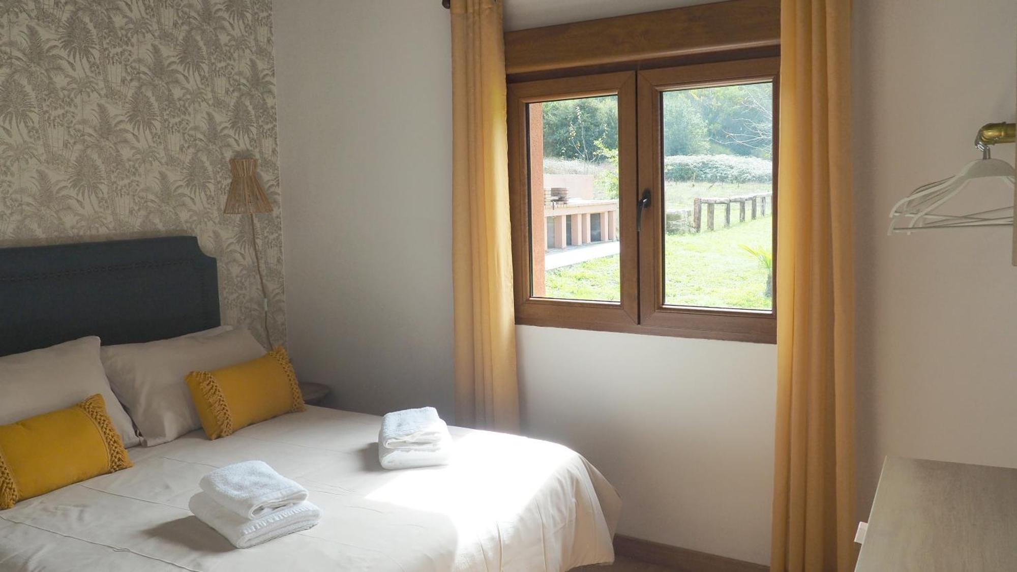 Apartamentos Muralla Sacra Sober Eksteriør bilde