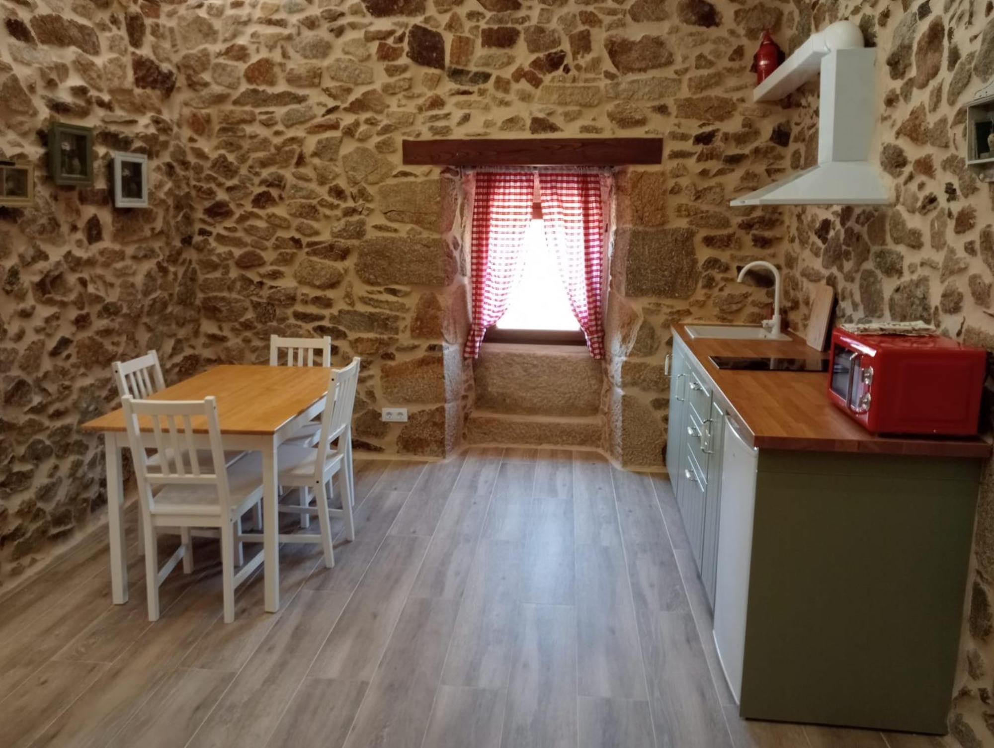 Apartamentos Muralla Sacra Sober Eksteriør bilde